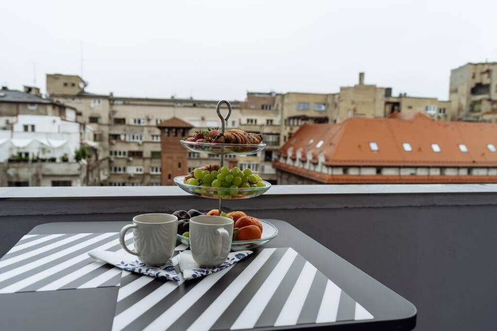 Amazing City View - Terrace+Netflix - City Center ブカレスト エクステリア 写真